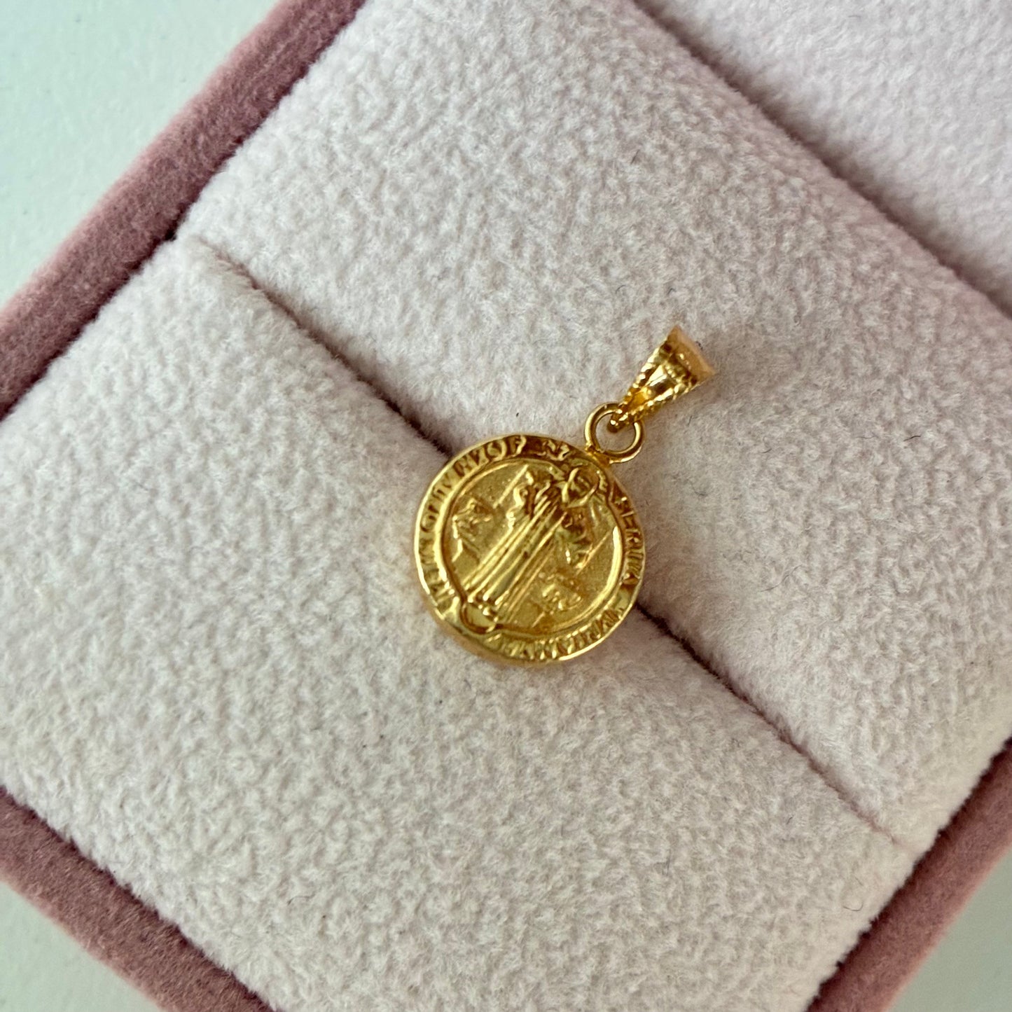 ST. BENEDICT MEDAL PENDANT 1.6CM 18K YELLOW GOLD - 0.58GR