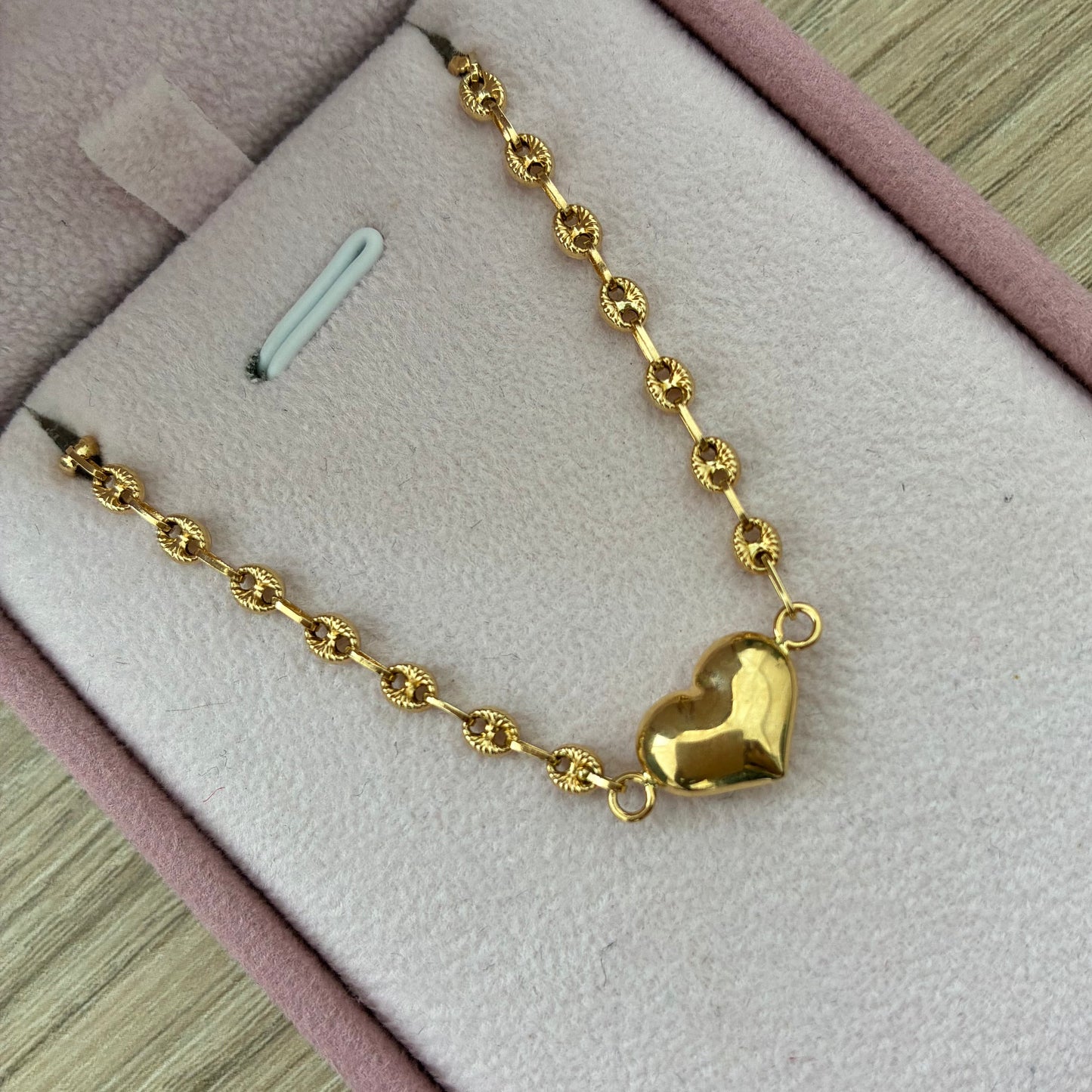 DIAMOND-CUT COFFEE BEAN BRACELET WITH 18K YELLOW GOLD HEART CLASP 17.5CM - 2.16GR