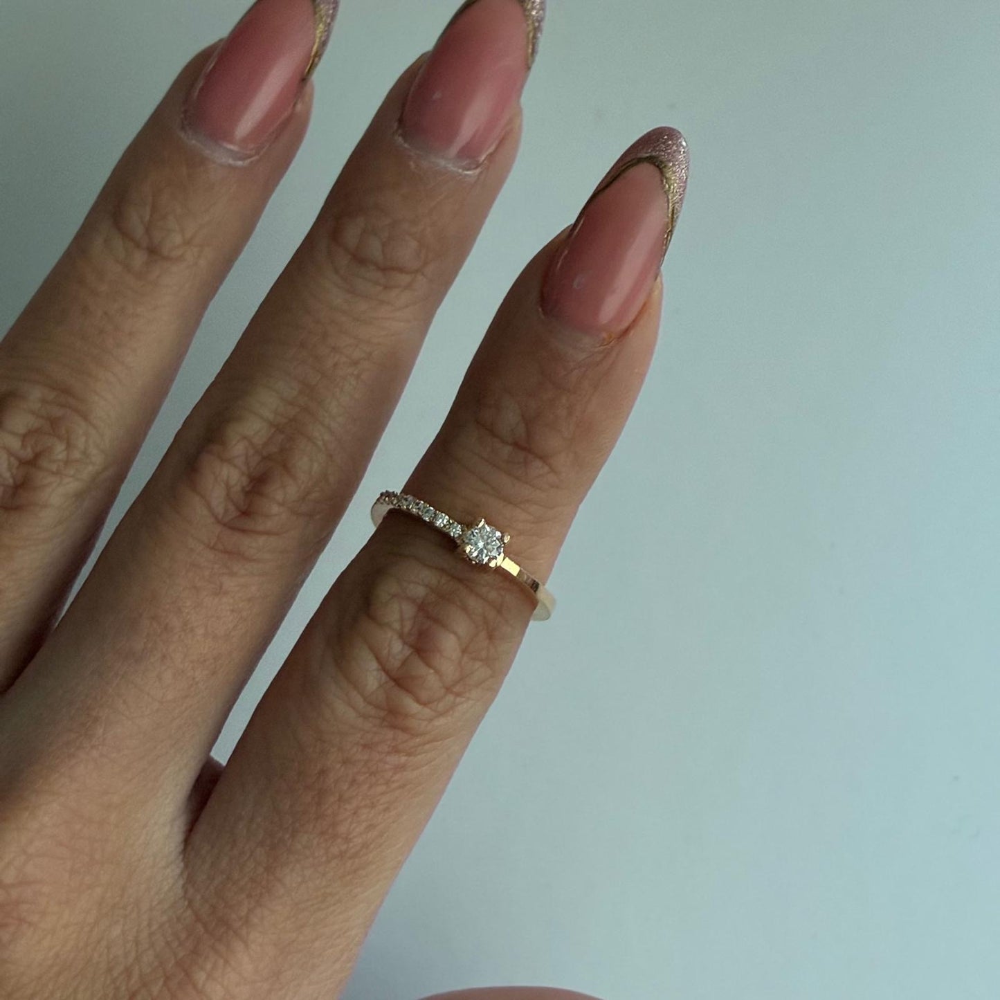 CENTRAL RING WITH 3MM WHITE STONE + SIDE WHITE AND SMOOTH STONES, SIZE 6, 18K YELLOW GOLD - 2.46GR