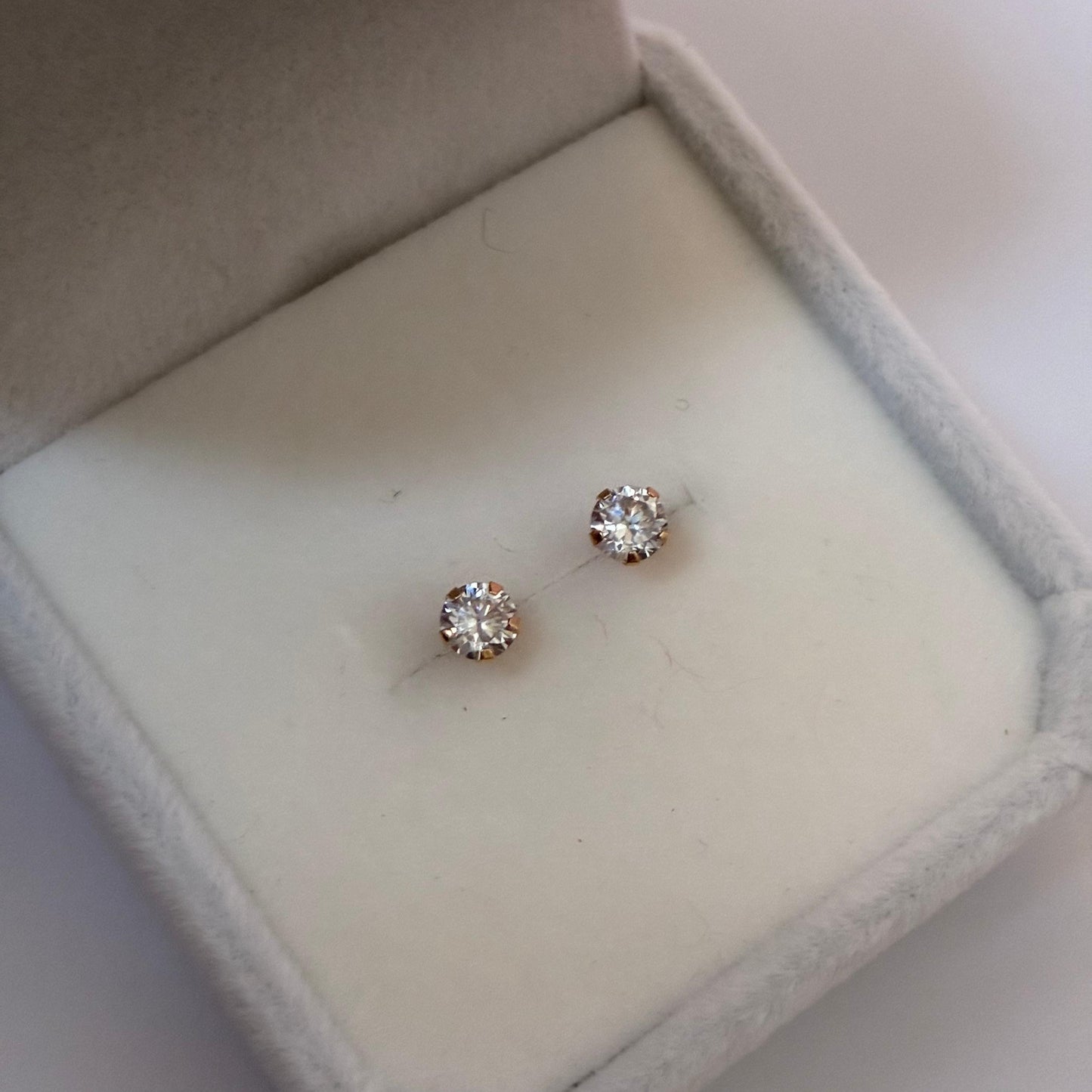 5-POINT WHITE ZIRCON STUDS 4MM YELLOW GOLD COL 18K