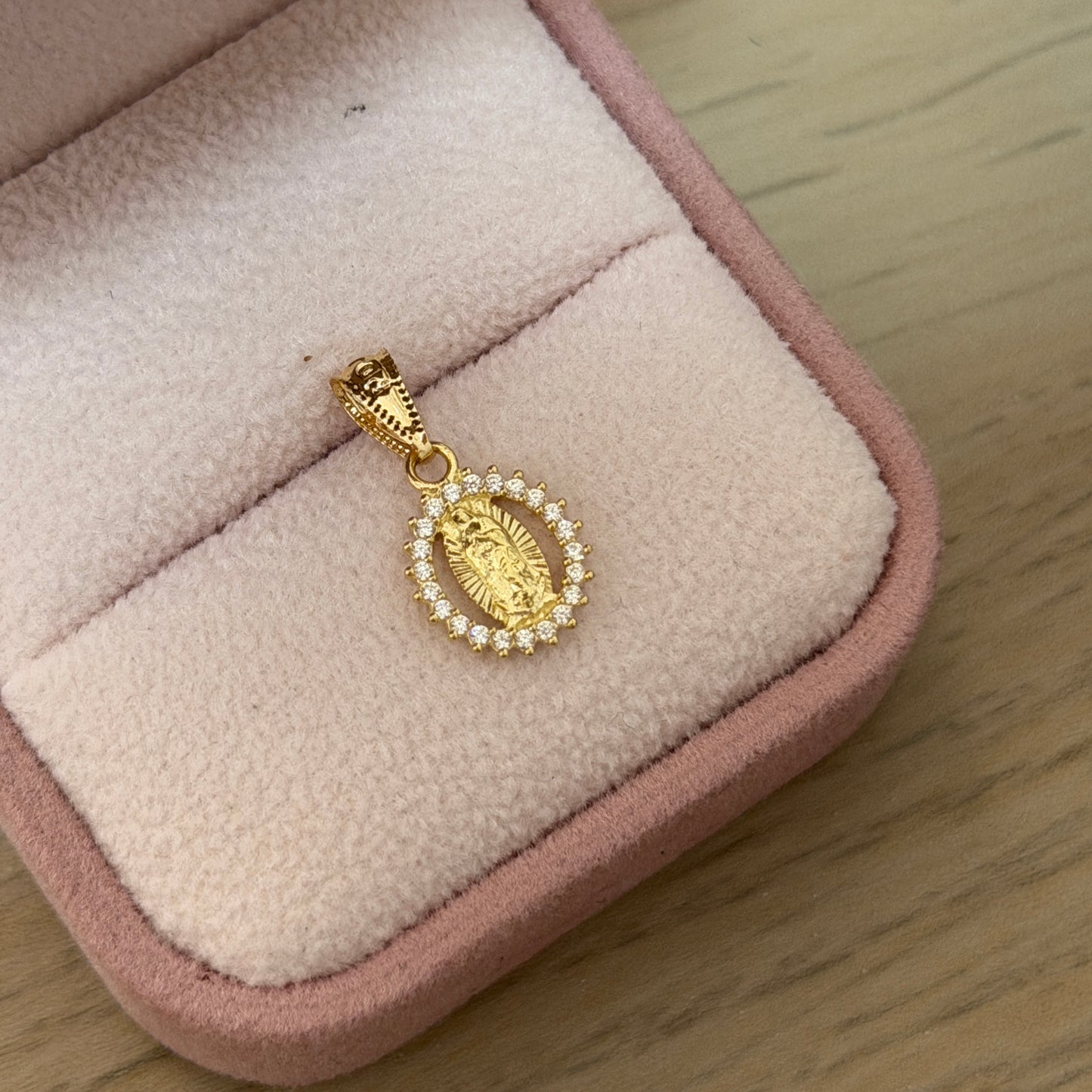 VIRGIN OF GUADALUPE SILHOUETTE PENDANT WHITE STONES 18K YELLOW GOLD - 0.75GR