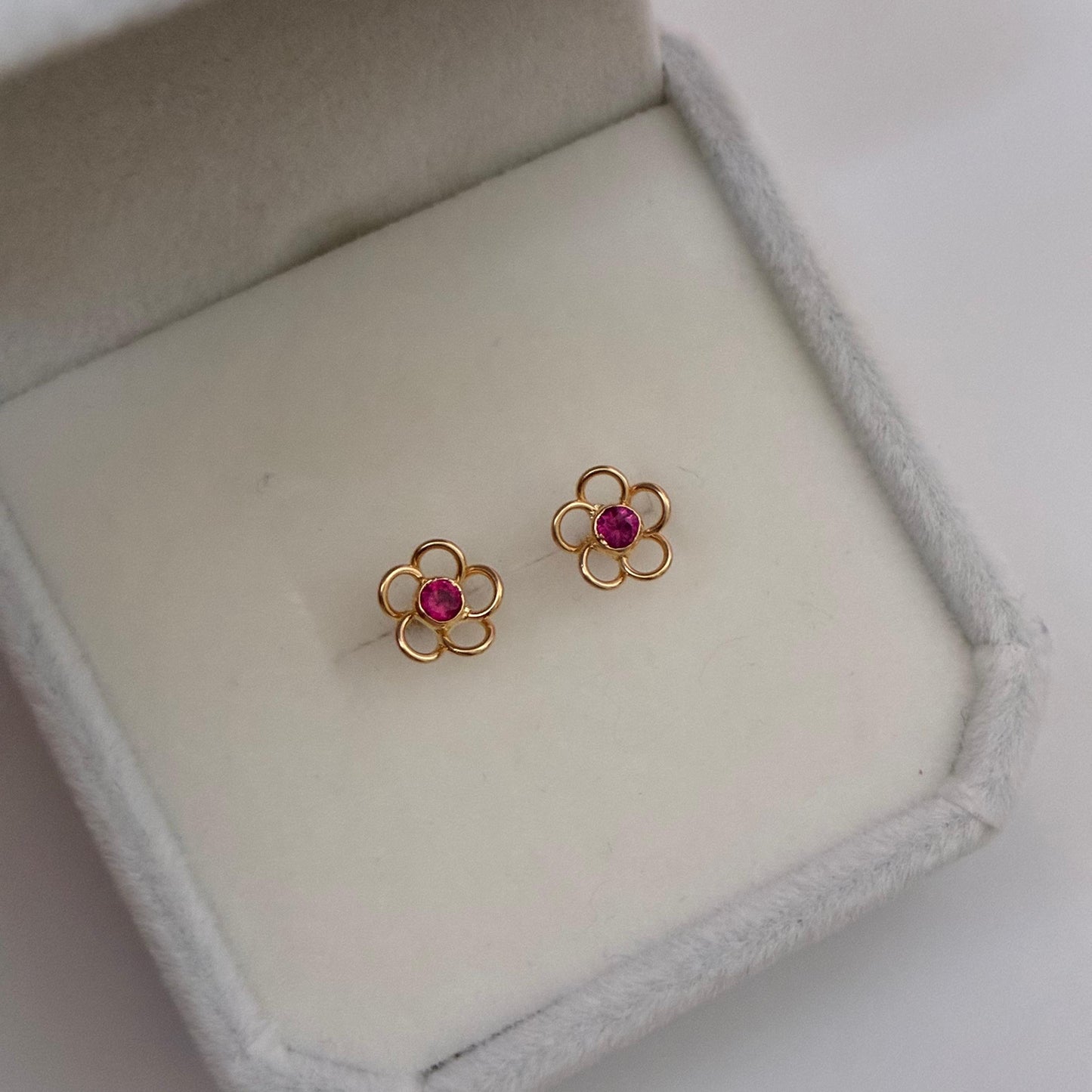 STUDS FLOWER IN SILHOUETTE RED STONE YELLOW GOLD COL 18K - 0.78GR