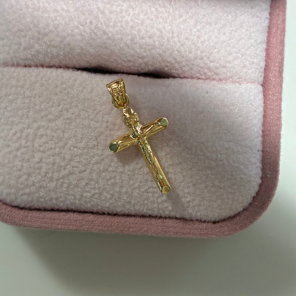 CROSS PENDANT WITH CHRIST 2CM YELLOW GOLD 18K - 0.37GR