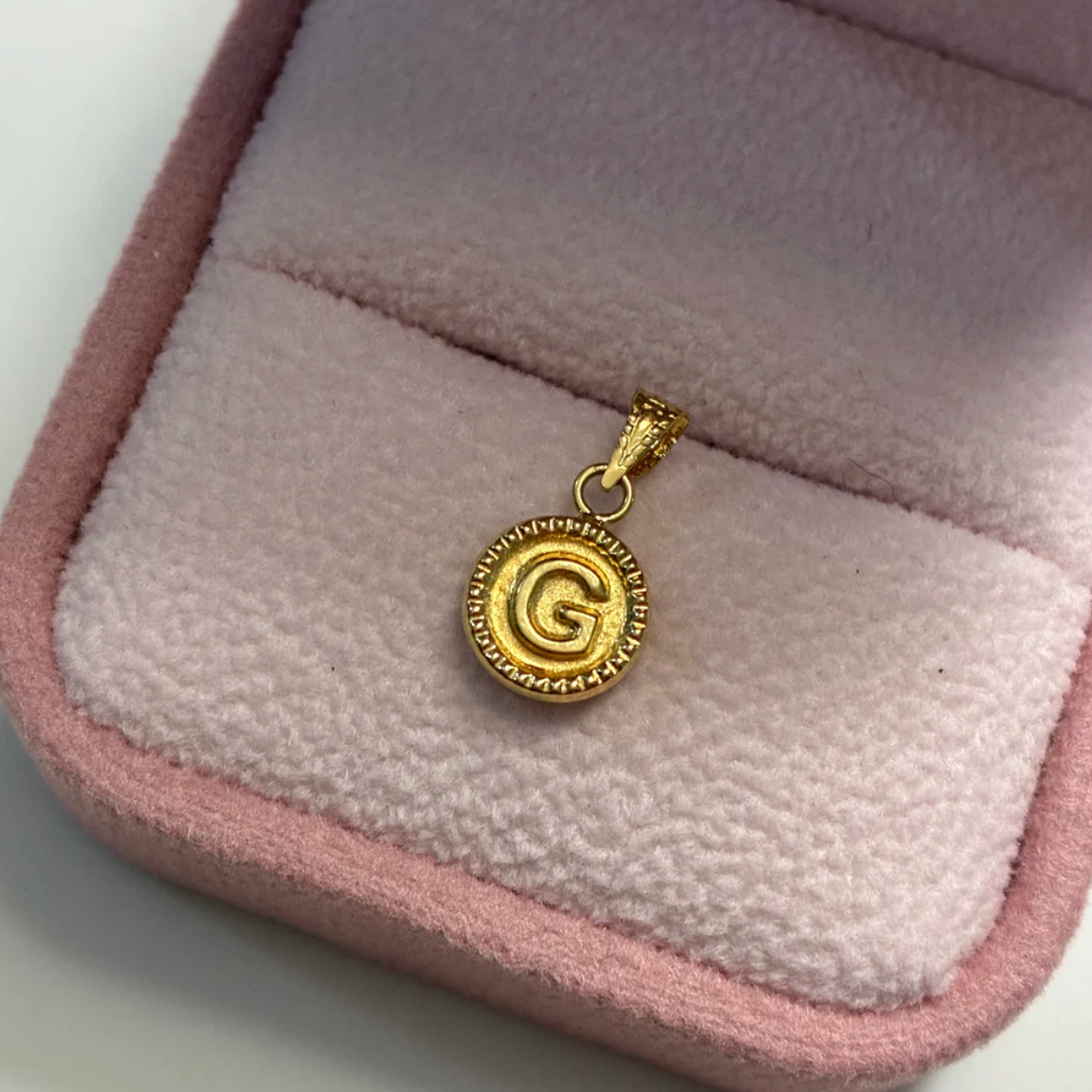 PENDANT LETTER G ROUNDED EDGE 1.2CM YELLOW GOLD 18K - 0.42GR