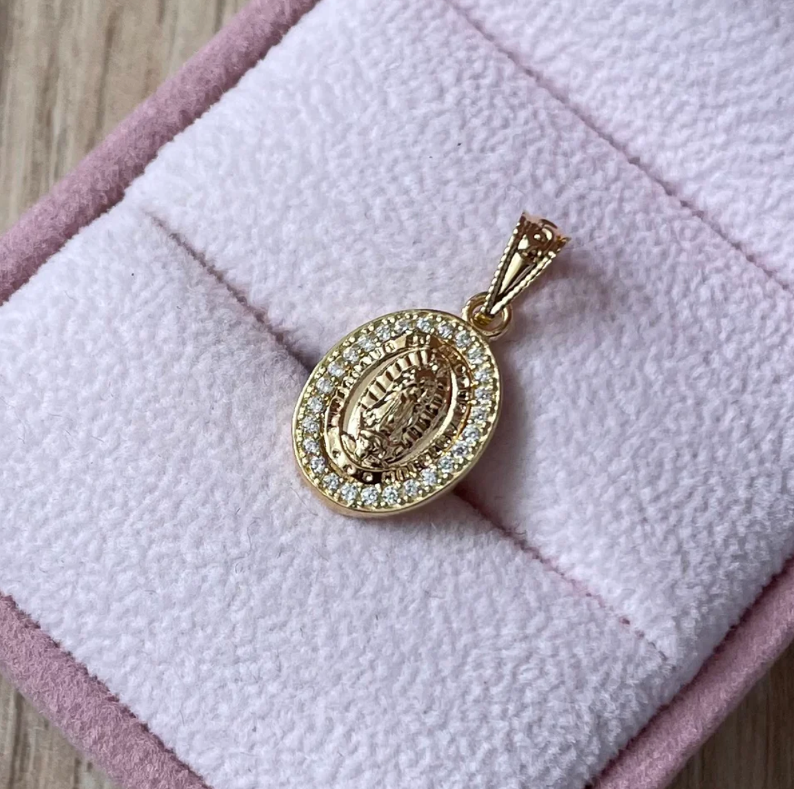 VIRGIN OF GUADALUPE PENDANT WITH WHITE STONE FRAME 2.2CM 18K YELLOW GOLD - 1.19GR