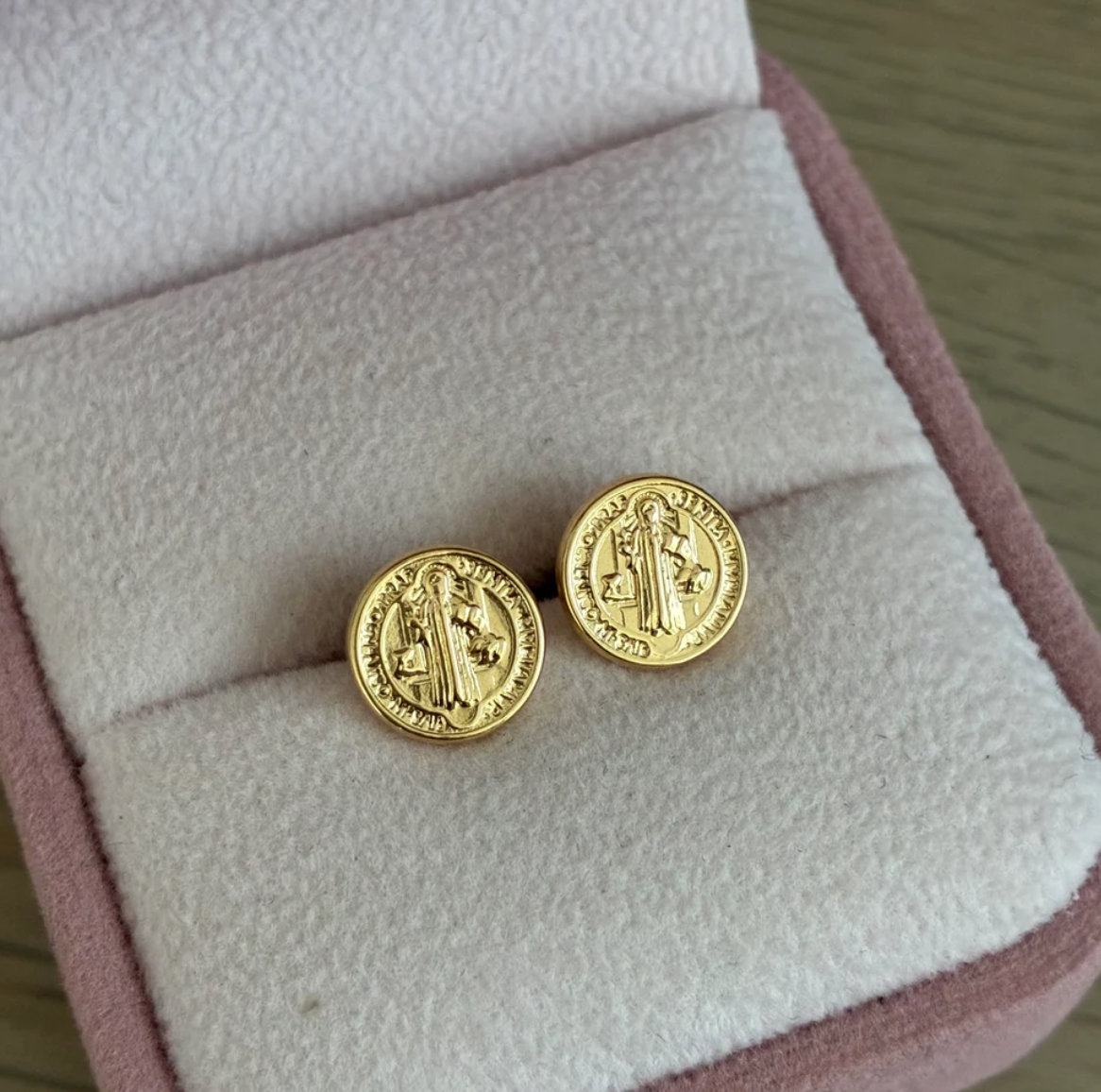 STUDS ST. BENEDICT 9MM YELLOW GOLD 18K - 1.03GR