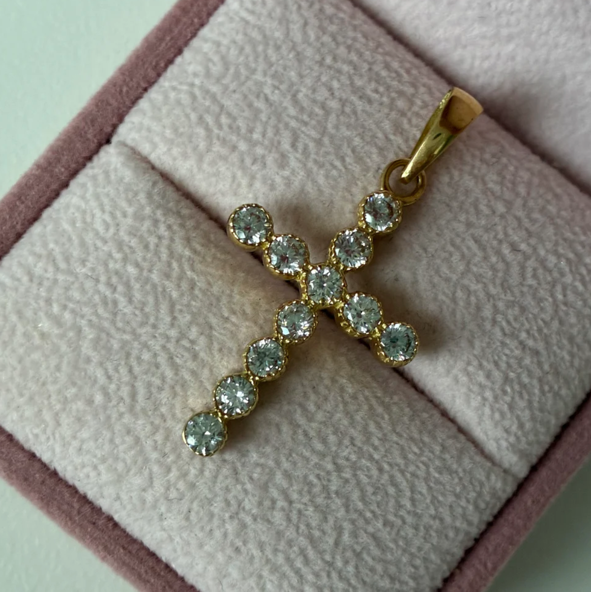 ROUND CROSS PENDANT WHITE STONES 3.6CM 18K YELLOW GOLD - 2.89GR