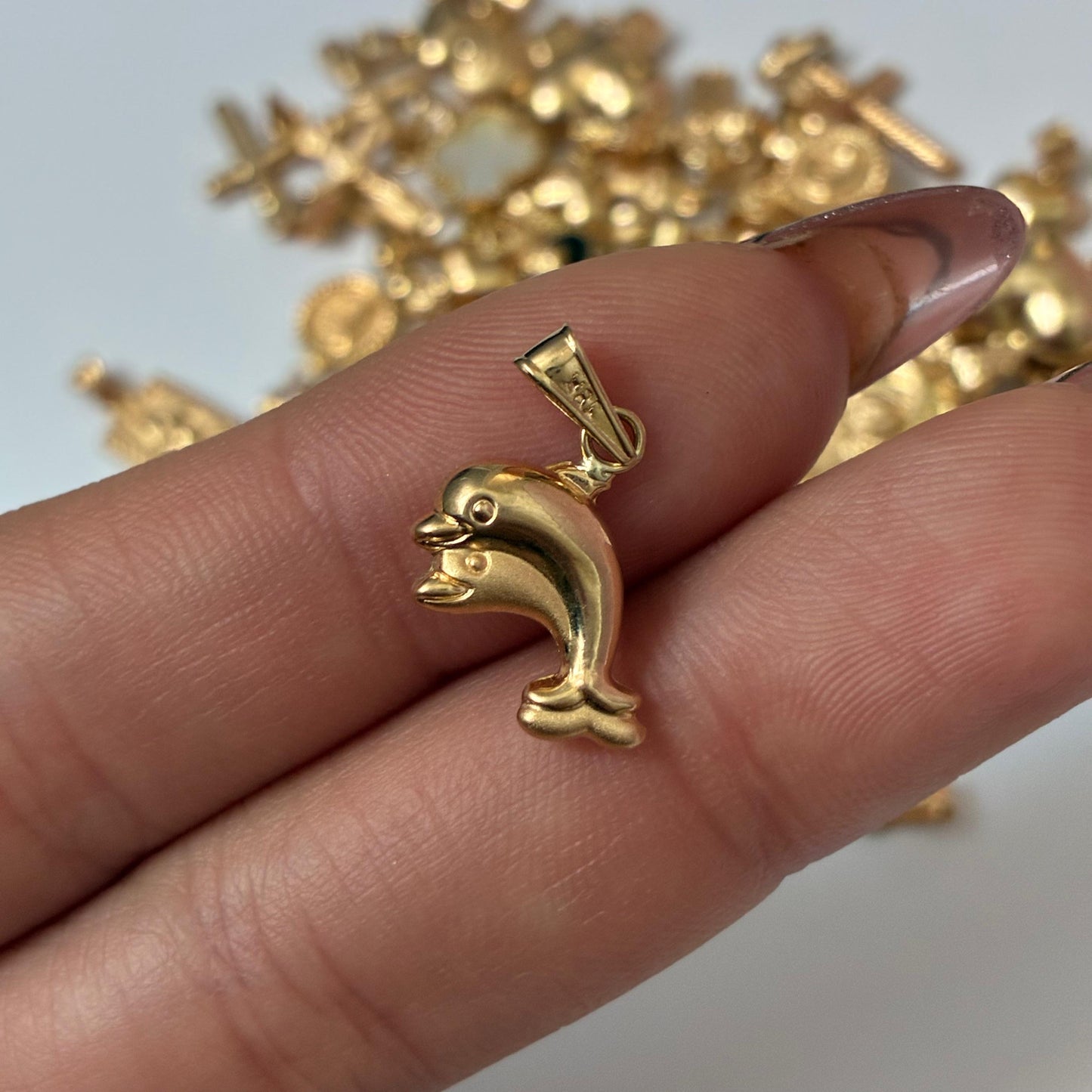I PEND TWO SMOOTH DOLPHINS 1.7CM YELLOW GOLD COL 18K - 0.5GR