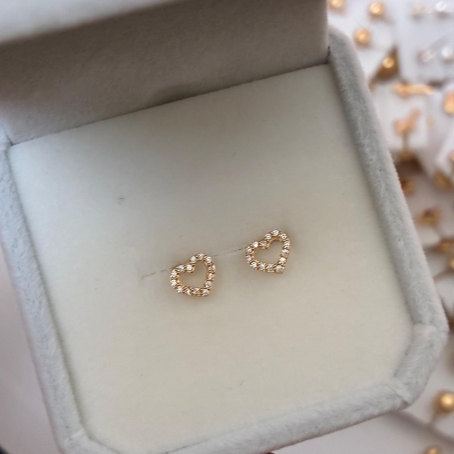 HEART SILHOUETTE STUDS WHITE STONE YELLOW GOLD COL 18K - 0.55GR