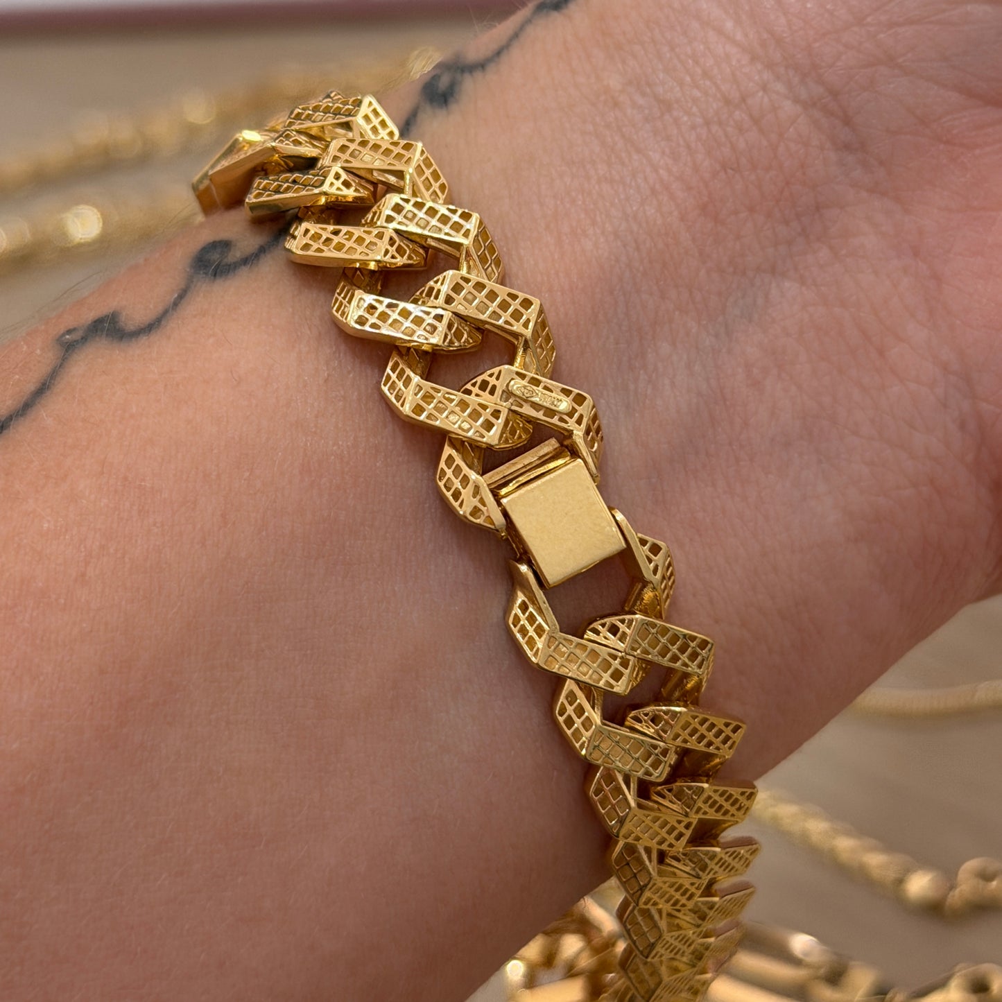 Hammered Cuban Bracelet 13mm Yellow Gold Italy 18K - 21cm 19.97g