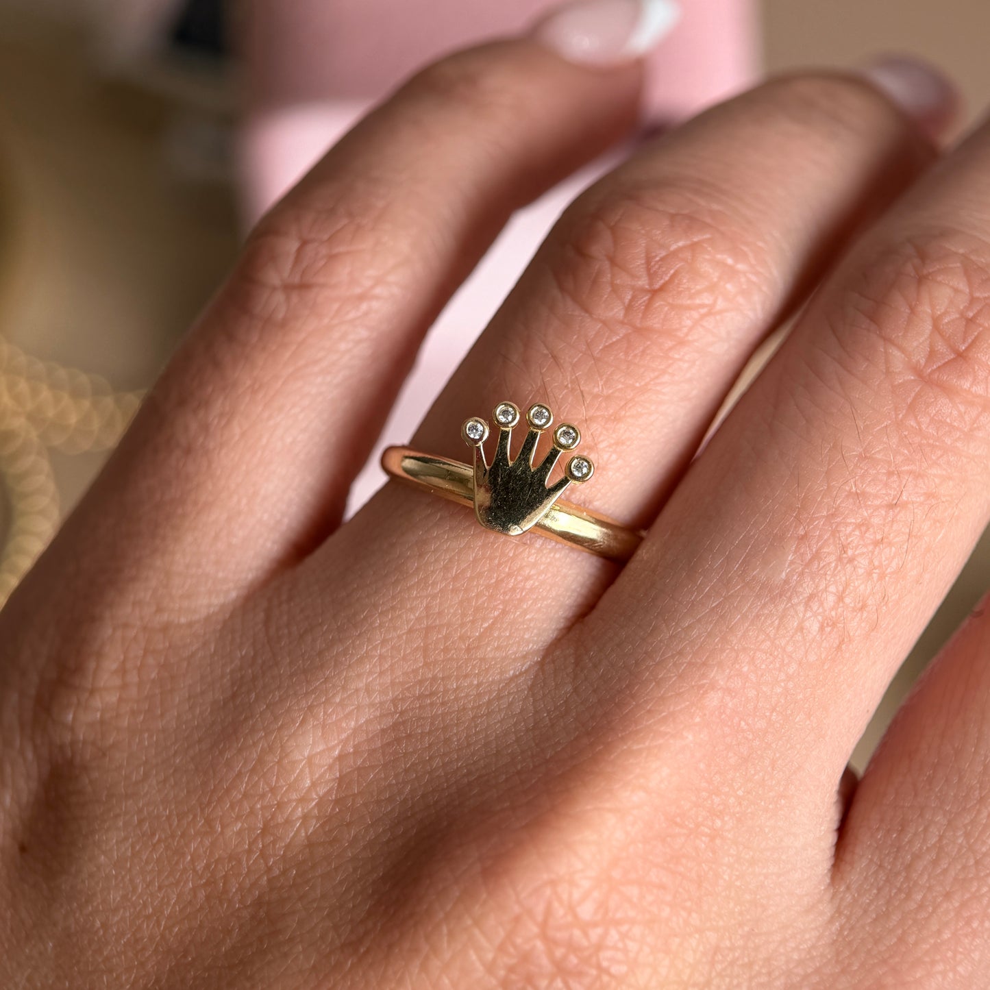 CROWN RING RX WITH WHITE STONES 8.9MM 18K YELLOW GOLD SIZE 7.5 - 1.1GR