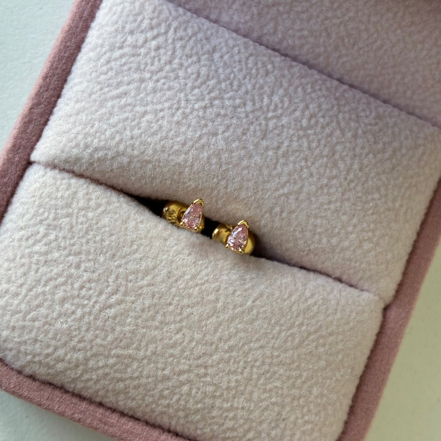 18K YELLOW GOLD DROP STUDS - 0.51GR