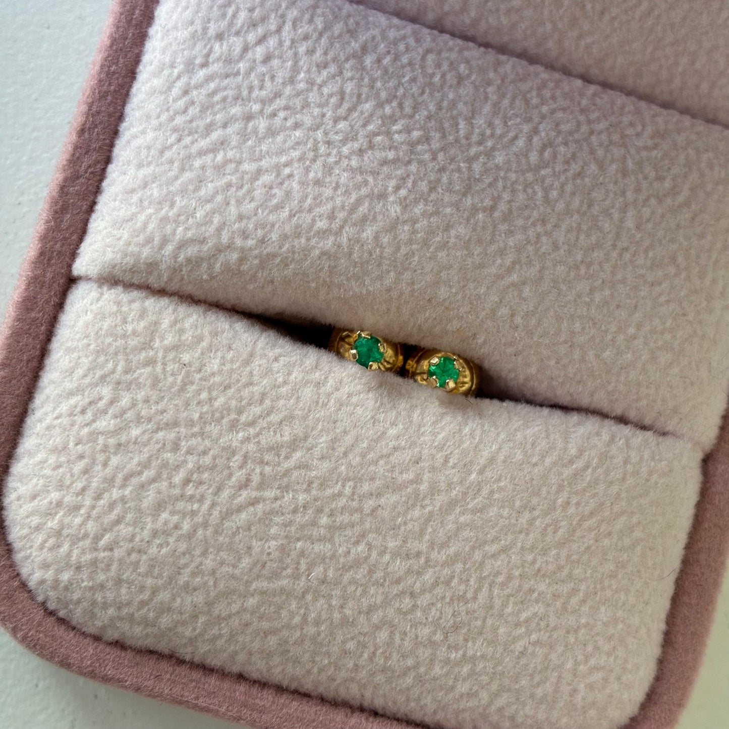NATURAL EMERALD STUDS 2MM 4 PRONGS 18K YELLOW GOLD