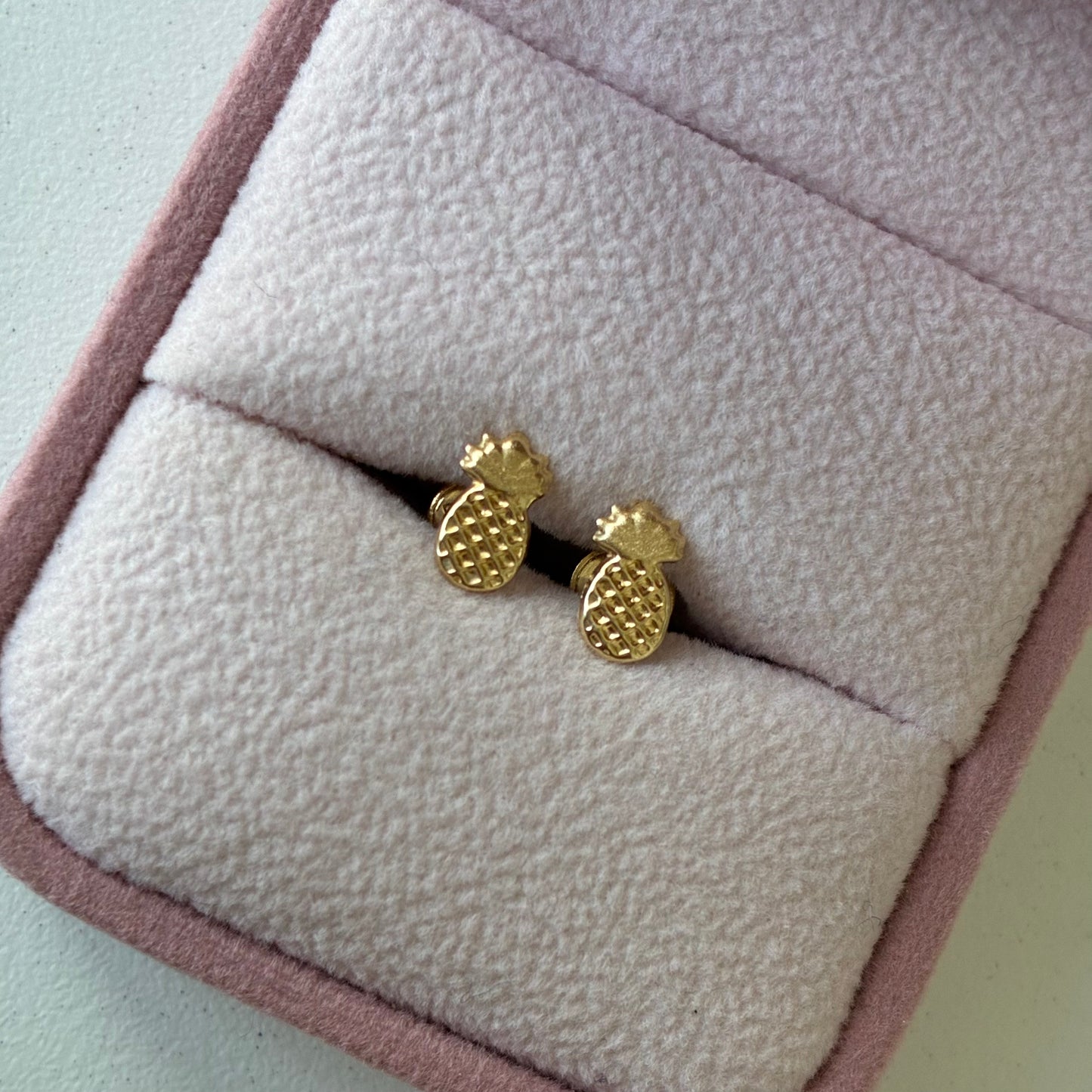 18K YELLOW GOLD PINEAPPLE STUDS - 0.59GR