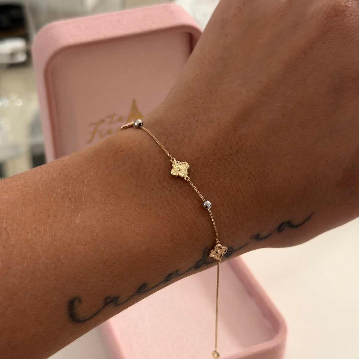 PULSERA MINI FRANCO 0.6MM + TRES TREBOLES Y BOLAS LISAS TRES OROS ITALY ESP 18K 17CM A 19CM - 0,77GR
