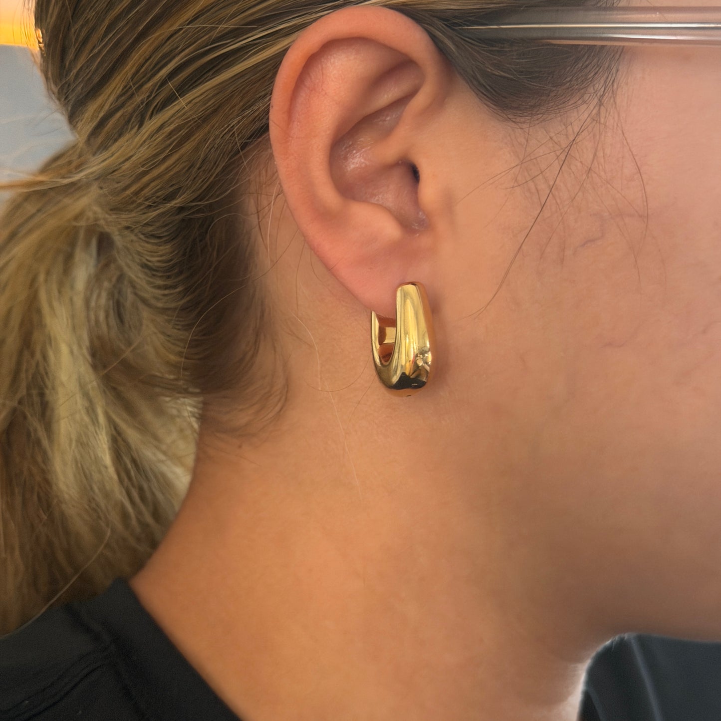 CANDONGAS CUADRADAS ESTILO CONCHAS 1.2CM ORO AMARILLO ITALY 18K - 4,31GR