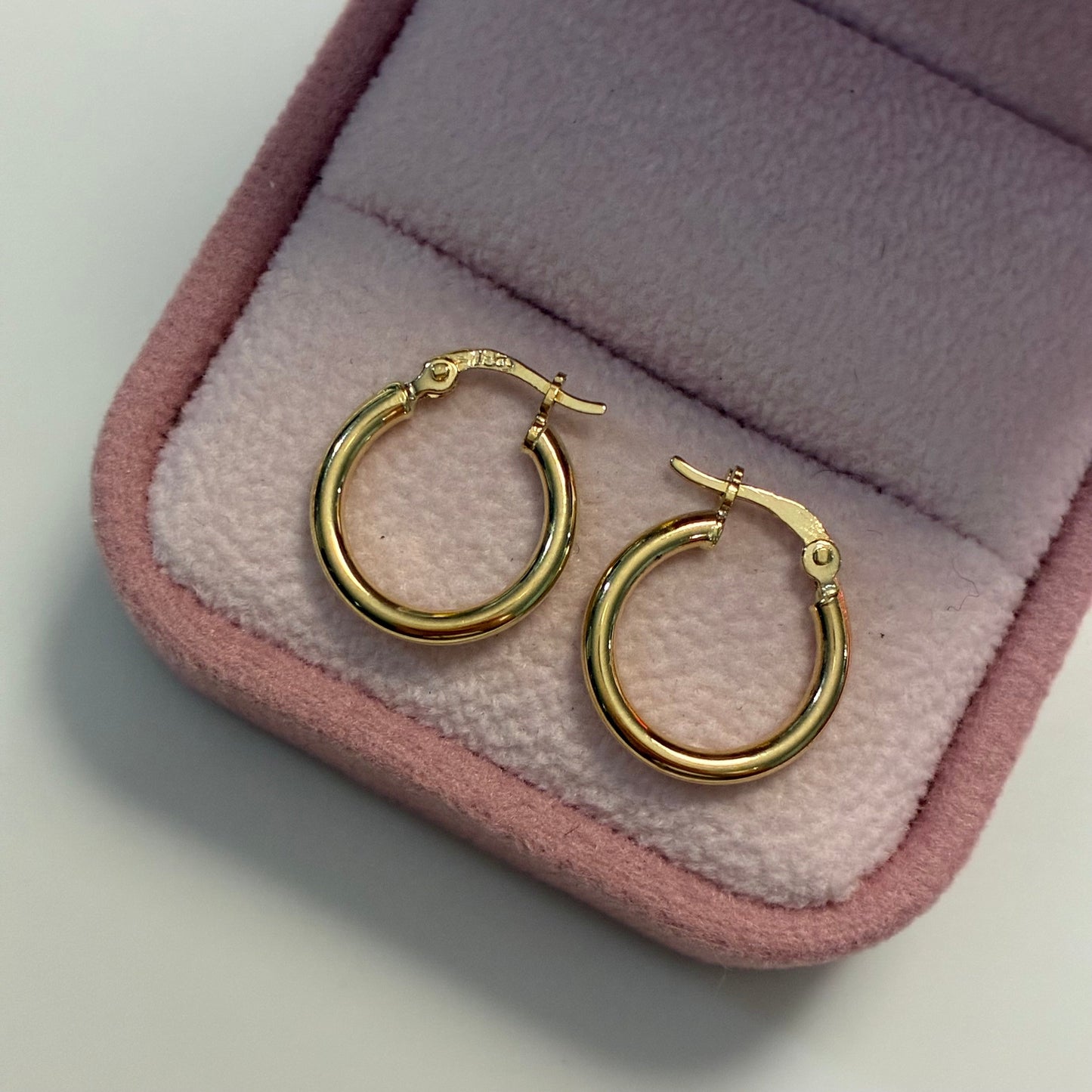 1.0CM SMOOTH TUBULAR HOOP EARRINGS 18K YELLOW GOLD - 1.07GR
