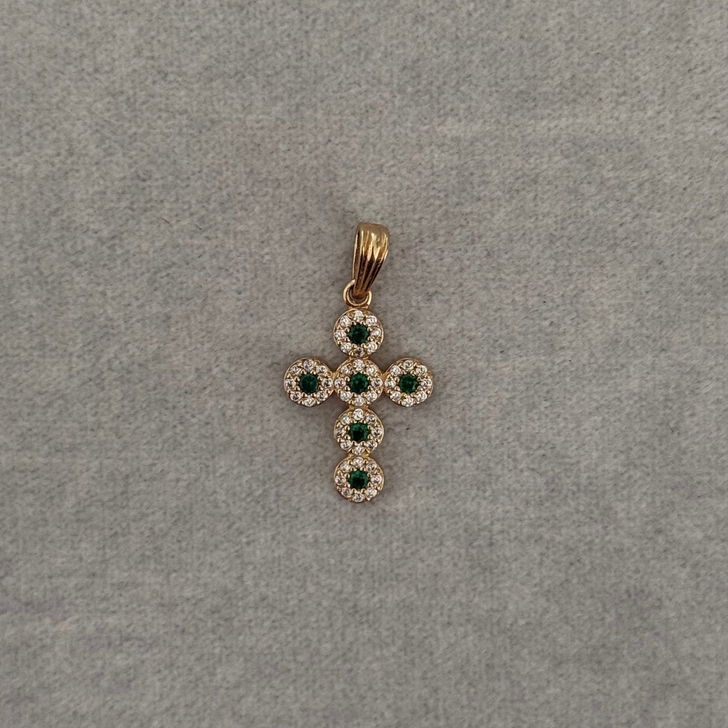 Dije Cruz con Piedras Blancas y Verdes Oro Amarillo Nac 18k 1,42gr 2.5cm