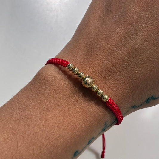 WOVEN BRACELET RED THREAD 7 BEADS (7M/4M) 18K YELLOW GOLD - 0.8GR