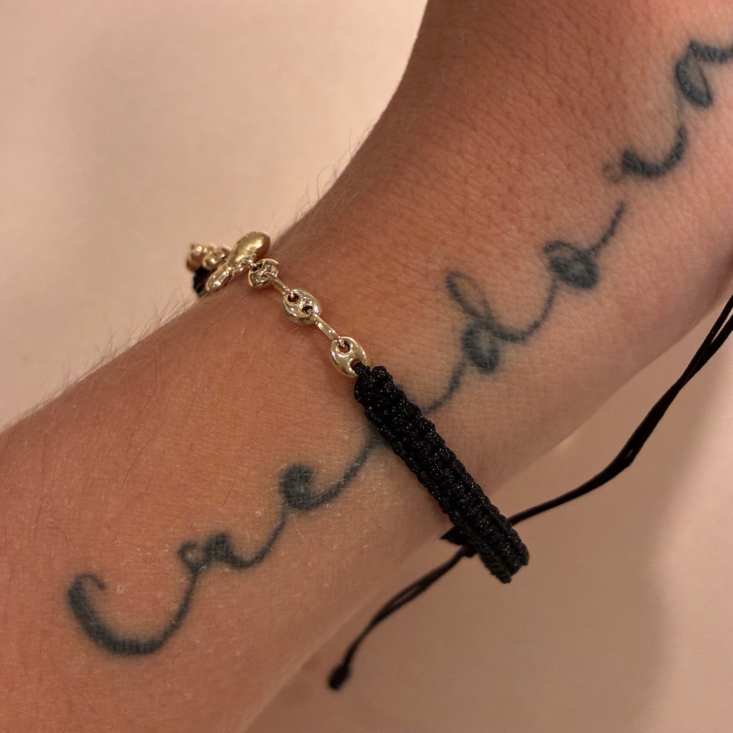 BLACK THREAD BRACELET WITH MONEY BAG CHARM + COFFEE BEAN 18K YELLOW GOLD - 0.75GR