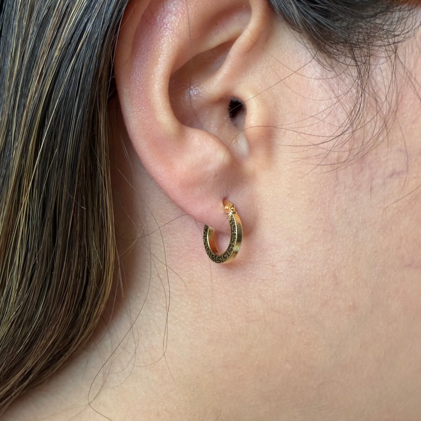 CANDONGAS RECTAS DIAMANTADAS 0.9CM ORO AMARILLO 18K - 1,0GR