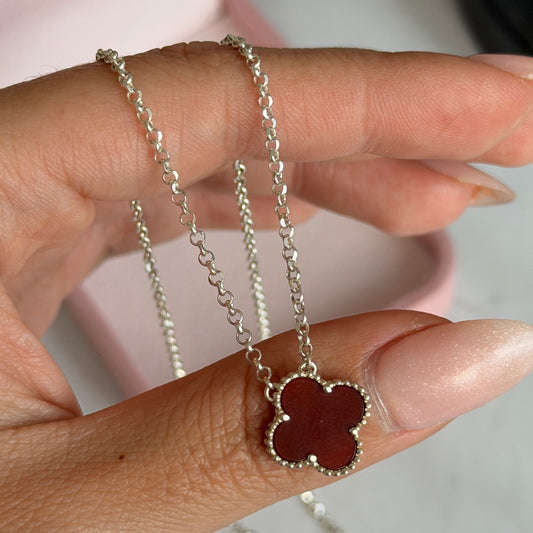 CADENA MINI ROLON CON DIJE TREBOL PIEDRA ROJA PLATA 925 - 50CM