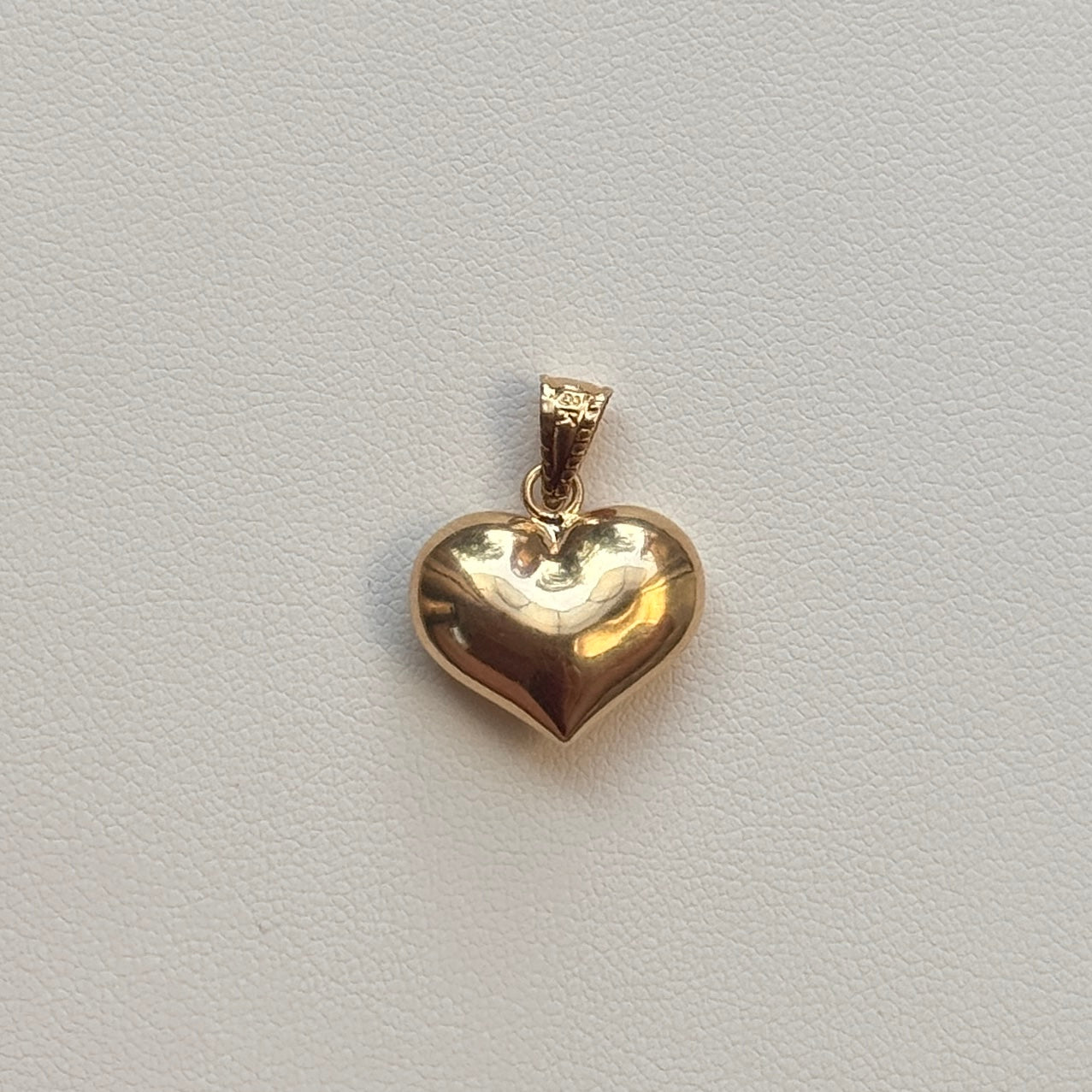 SMOOTH INFLATED HEART PENDANT 1.8CM 18K YELLOW GOLD - 1.09GR