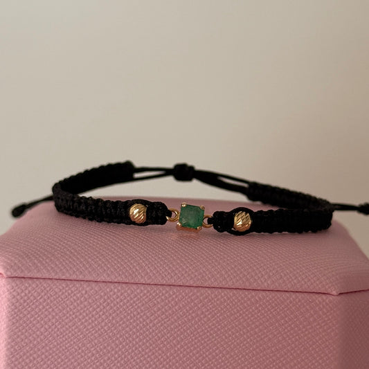 BLACK THREAD BRACELET WITH NATURAL EMERALD HARDWARE + 2 4M 18K YELLOW GOLD BALLS 0.95GR