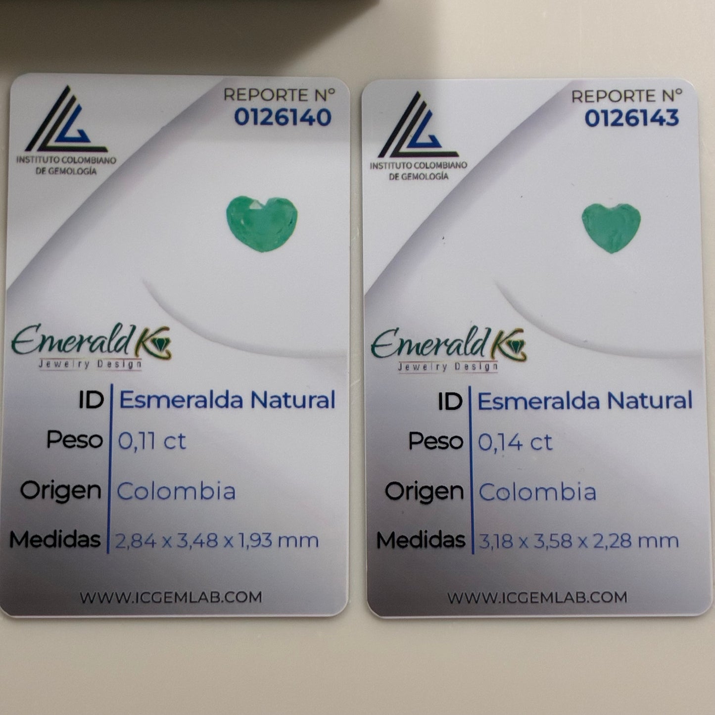 NATURAL EMERALD HEART CUT STUD 0.25 CARAT 18K YELLOW GOLD - 0.78GR