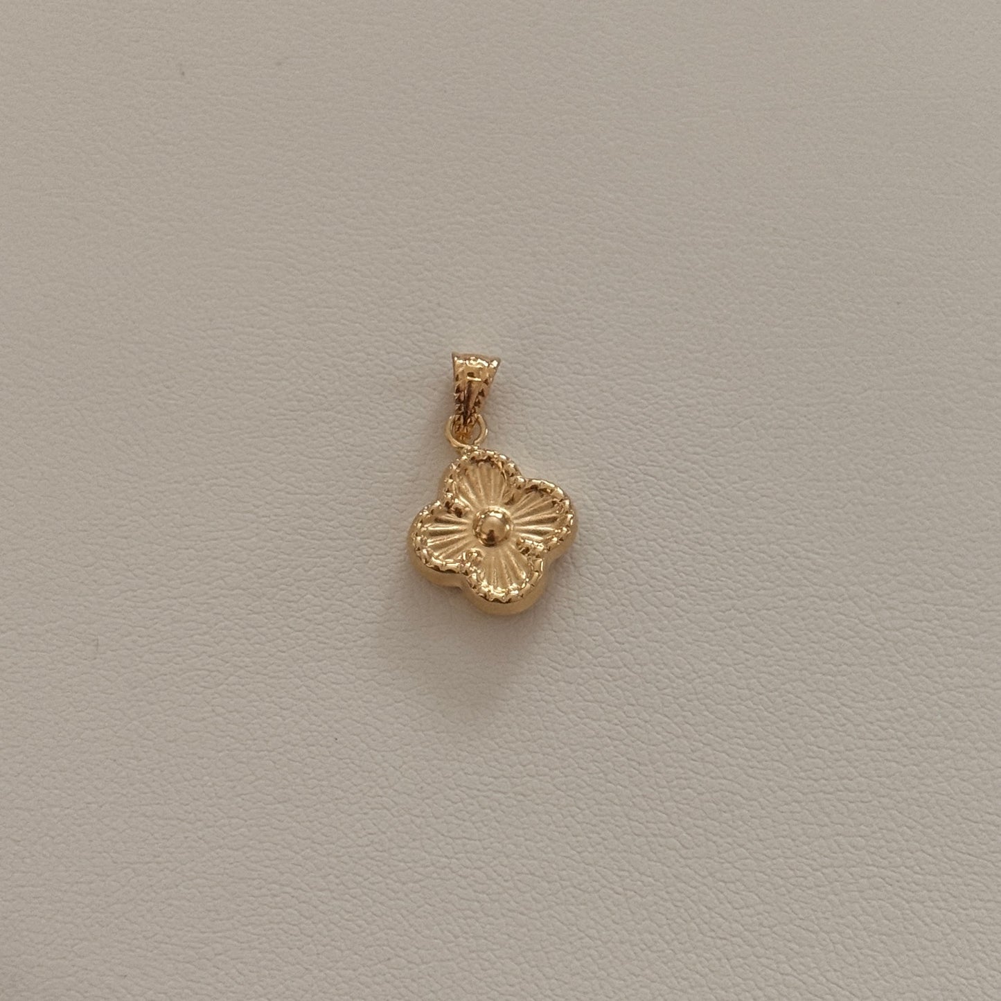 DIJE TREBOL DIAMANTADO 1,8CM ORO AMARILLO 18K - 0,6GR
