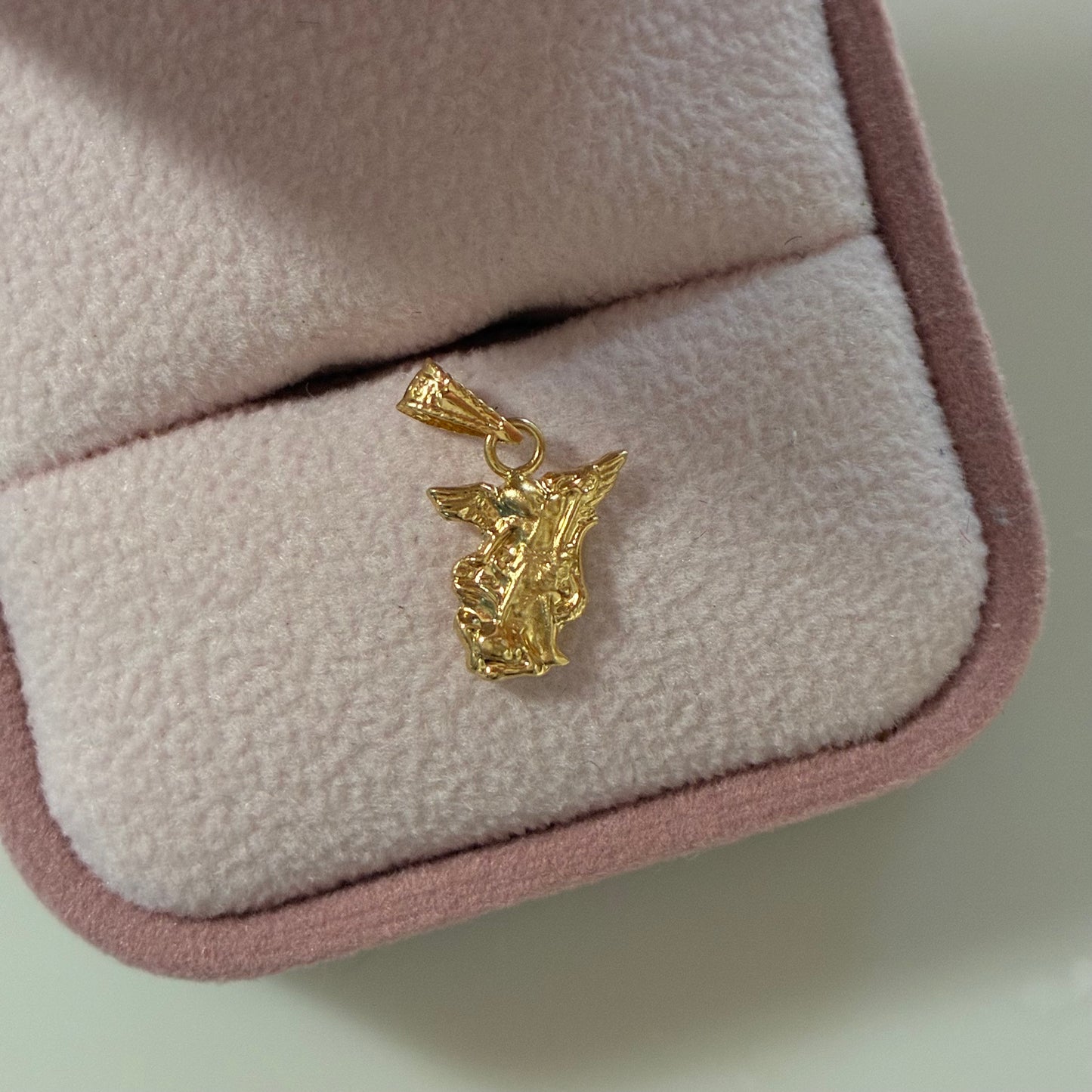 ST. MICHAEL THE ARCHANGEL SILHOUETTE PENDANT 1.5CM 18K YELLOW GOLD - 0.4GR