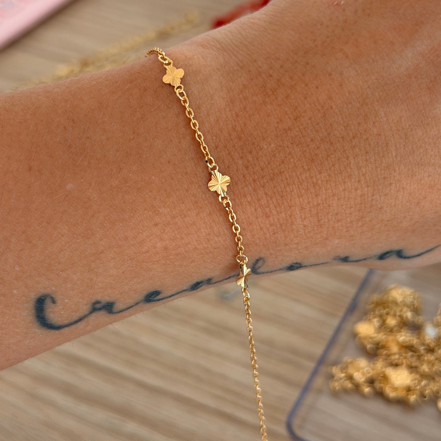 MINI ROLON BRACELET + DIAMOND-CUT CLOVER CHARMS 18K YELLOW GOLD 18.5CM - 1.14GR