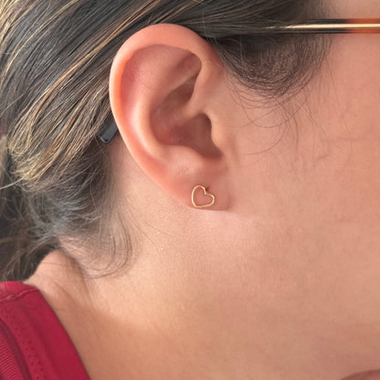 18K YELLOW GOLD HEART SILHOUETTE EARRINGS - 0.7GR