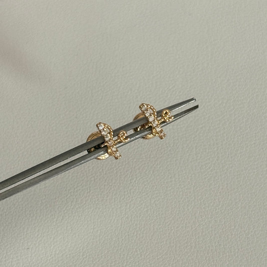 EARRINGS WORD "FE" WHITE ZIRCONS 18K YELLOW GOLD - 0.71GR