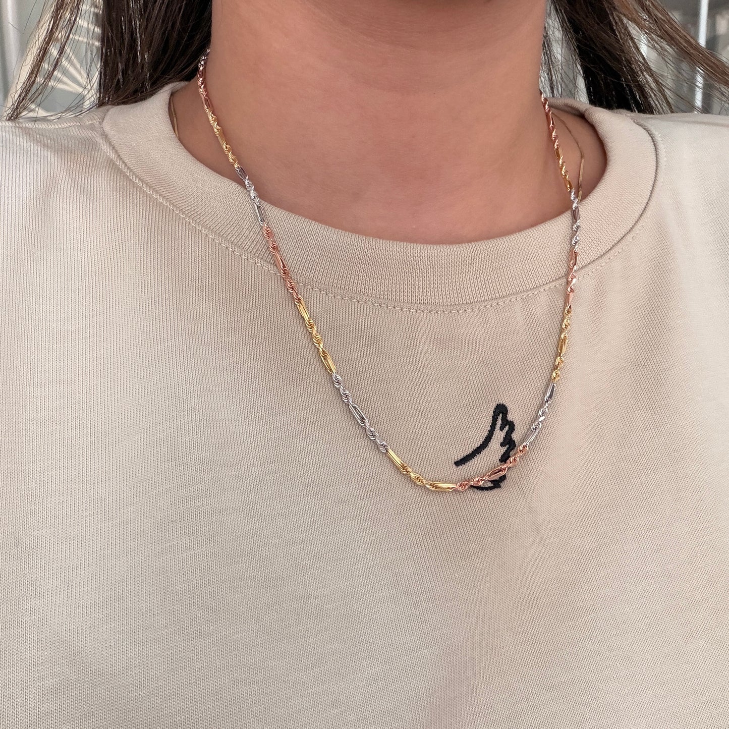 2.5MM THREE 18K GOLD LINK STYLE BOW CHAIN - 50CM 5.59GR