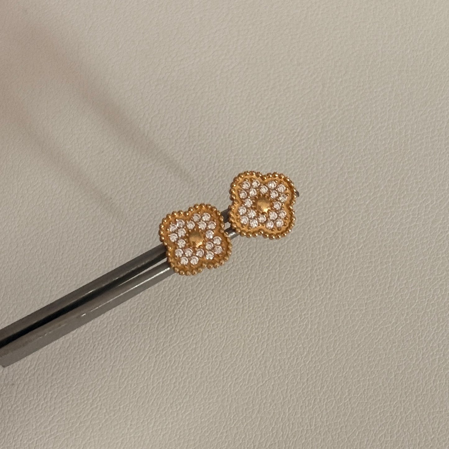 CLOVER EARRINGS WITH WHITE ZIRCONS 10MM 18K YELLOW GOLD - 1.94GR