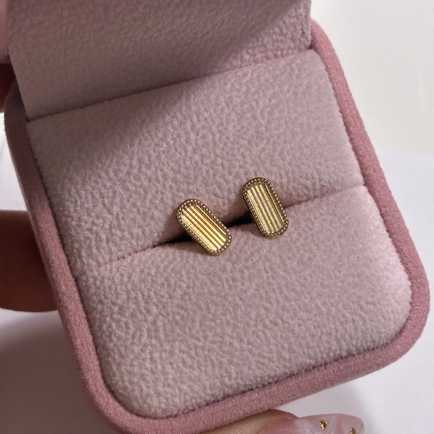 OVAL DIAMOND-CUT STUDS BUTTERFLY BROOCH YELLOW GOLD ITALY ESP 18K - 0.79GR