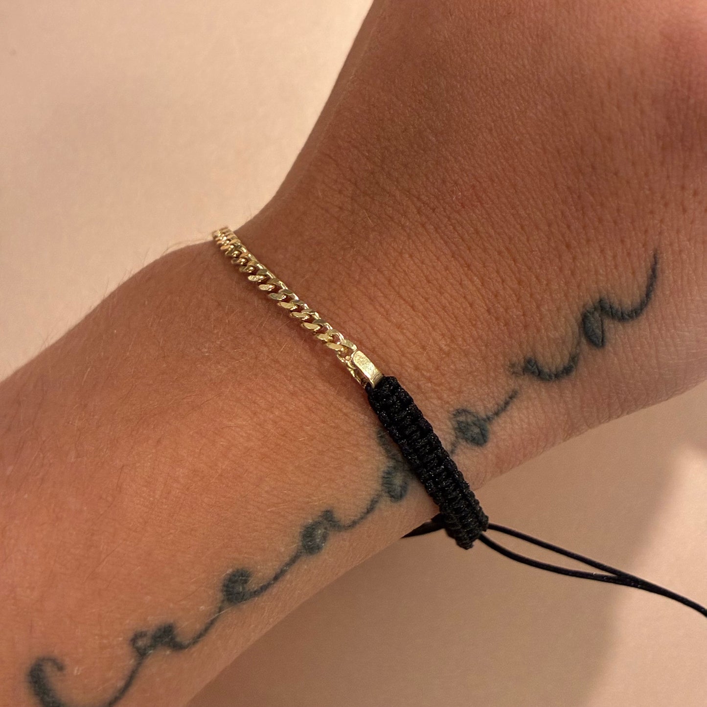 BLACK THREAD BRACELET CUBAN STYLE 18K YELLOW GOLD - 1.48GR