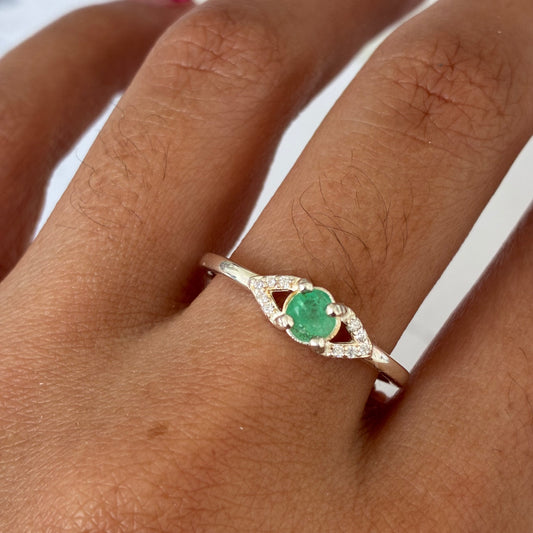 EMMI RING WHITE STONES 925 SILVER + NATURAL EMERALD SIZE 9