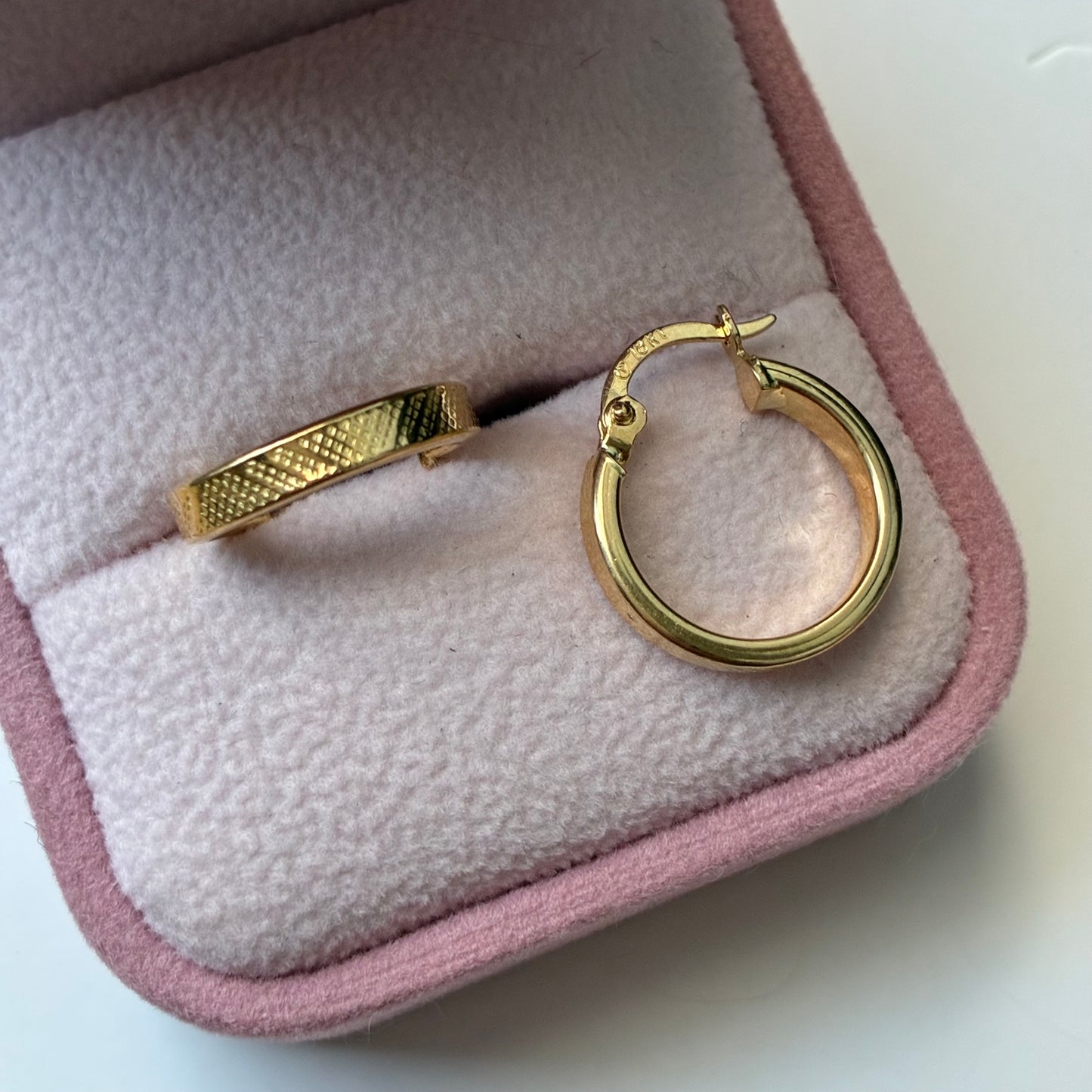 Square hoop earrings with 1.2cm border, 18K yellow gold - 1.38g