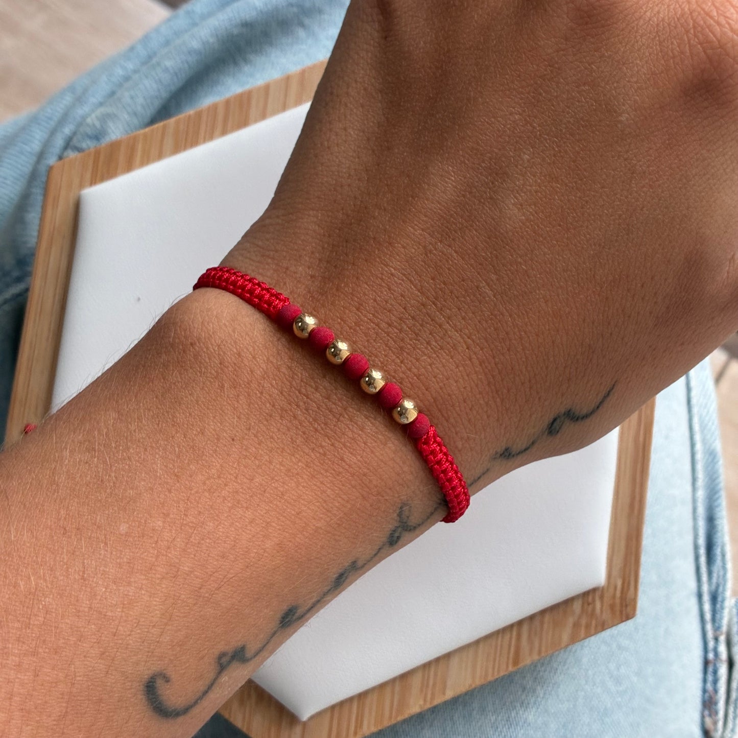 PULSERA HILO ROJO 4 BOLAS LISAS 4M ORO AMARILLO 18K - 0,36GR