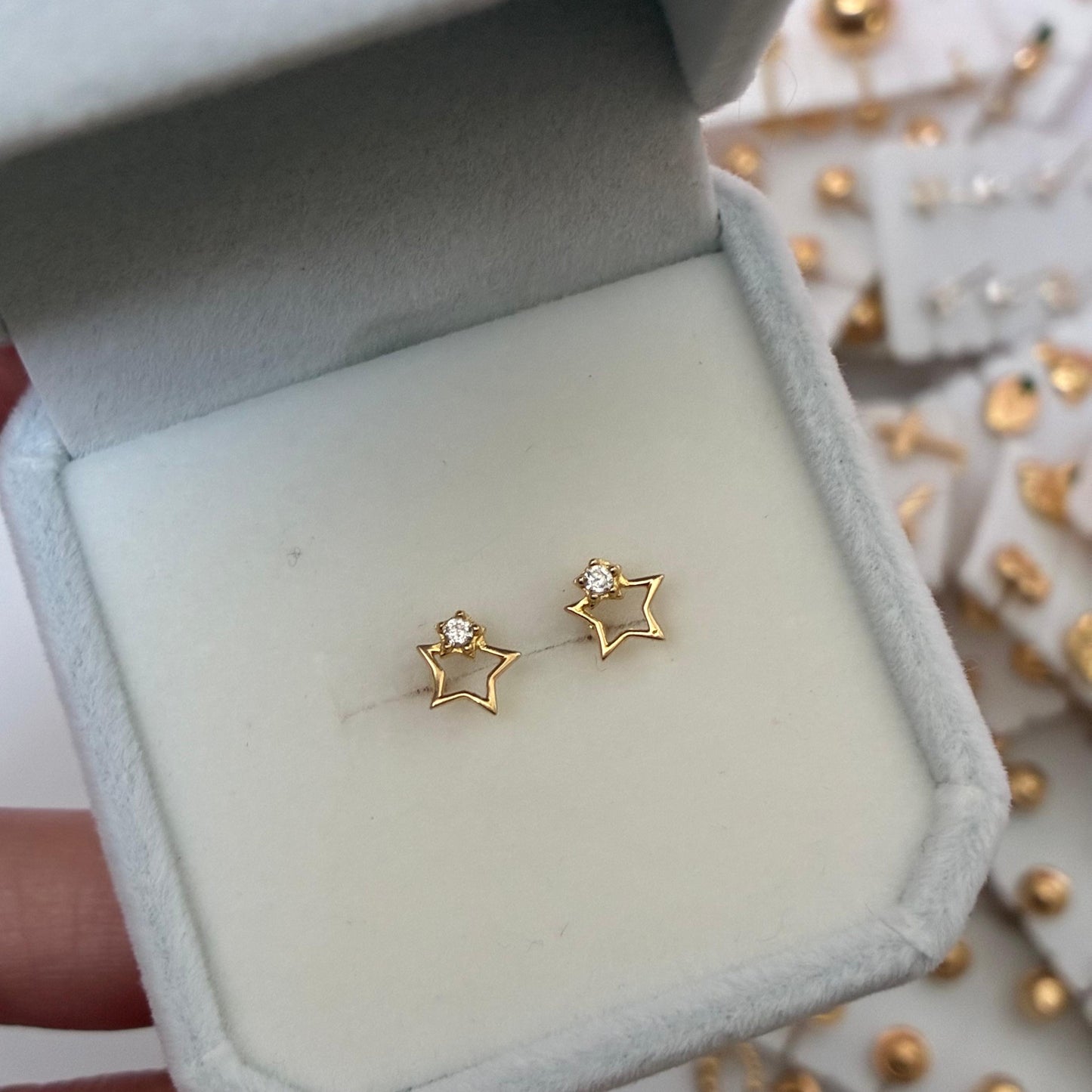 Star Silhouette Studs White Stone Yellow Gold 18K - 0.77g