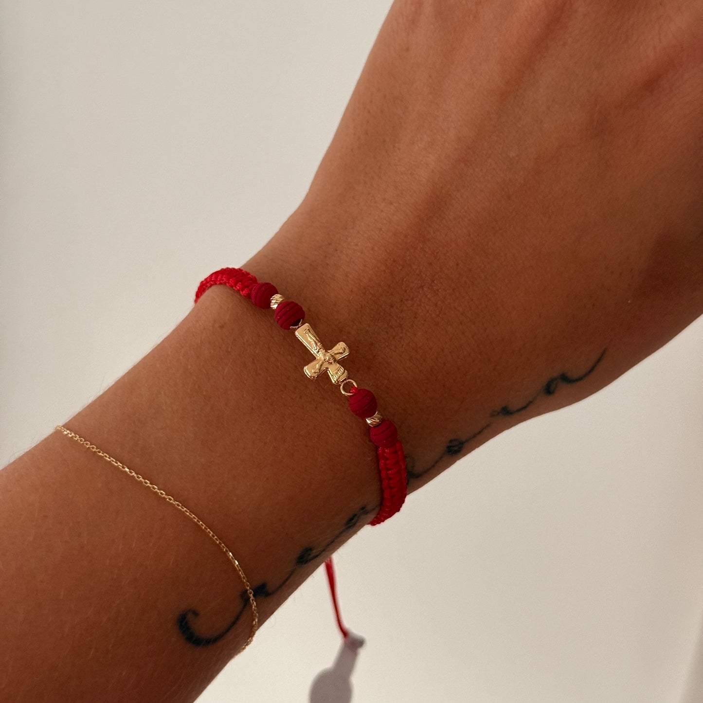 RED THREAD BRACELET CROSS WITH CHRIST + 2 3M YELLOW GOLD 18K BALLS 0.5GR