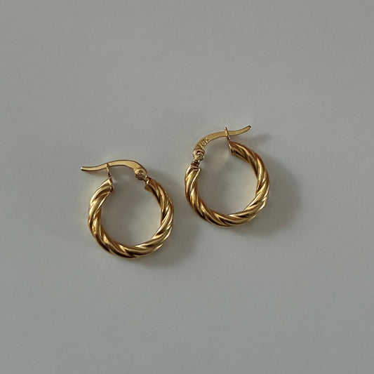 Plain braided hoop earrings 1.1cm yellow gold 18k - 1.5g