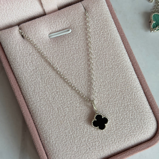 CADENA MINI ROLON + DIJE MINI TREBOL NEGRO PLATA 925 - 45CM