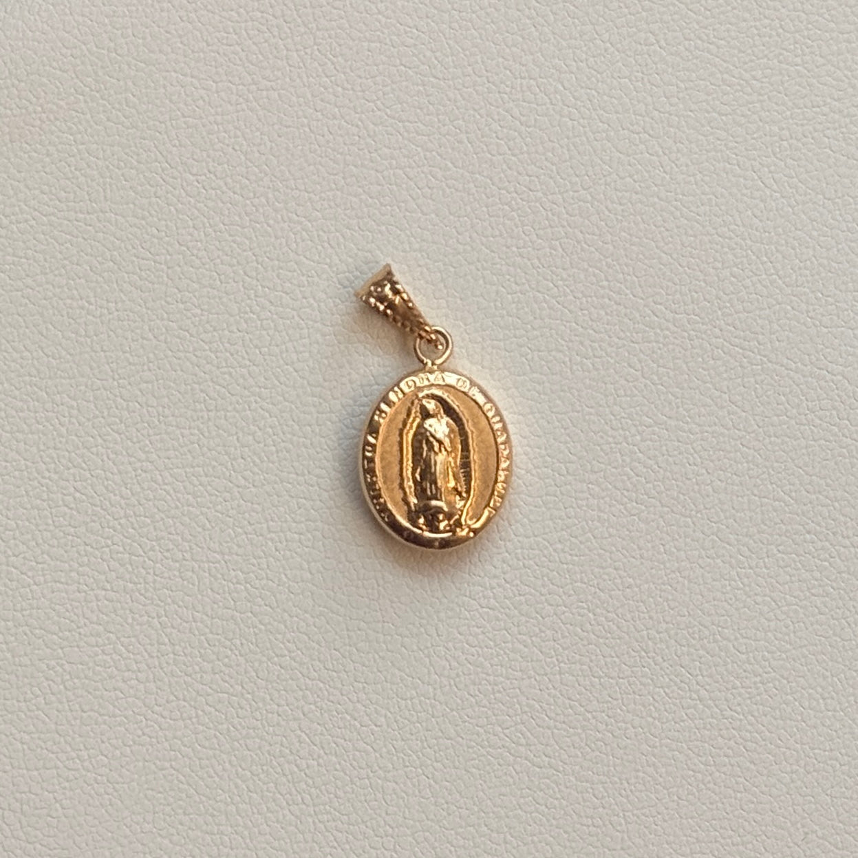 VIRGIN OF GUADALUPE PENDANT 1.8CM 18K YELLOW GOLD - 0.69GR