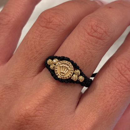 BLACK THREAD RING WITH CROWN CHARM + 6 DIAMOND-CUT BEADS 18K YELLOW GOLD - ADJUSTABLE SIZE 0.56GR