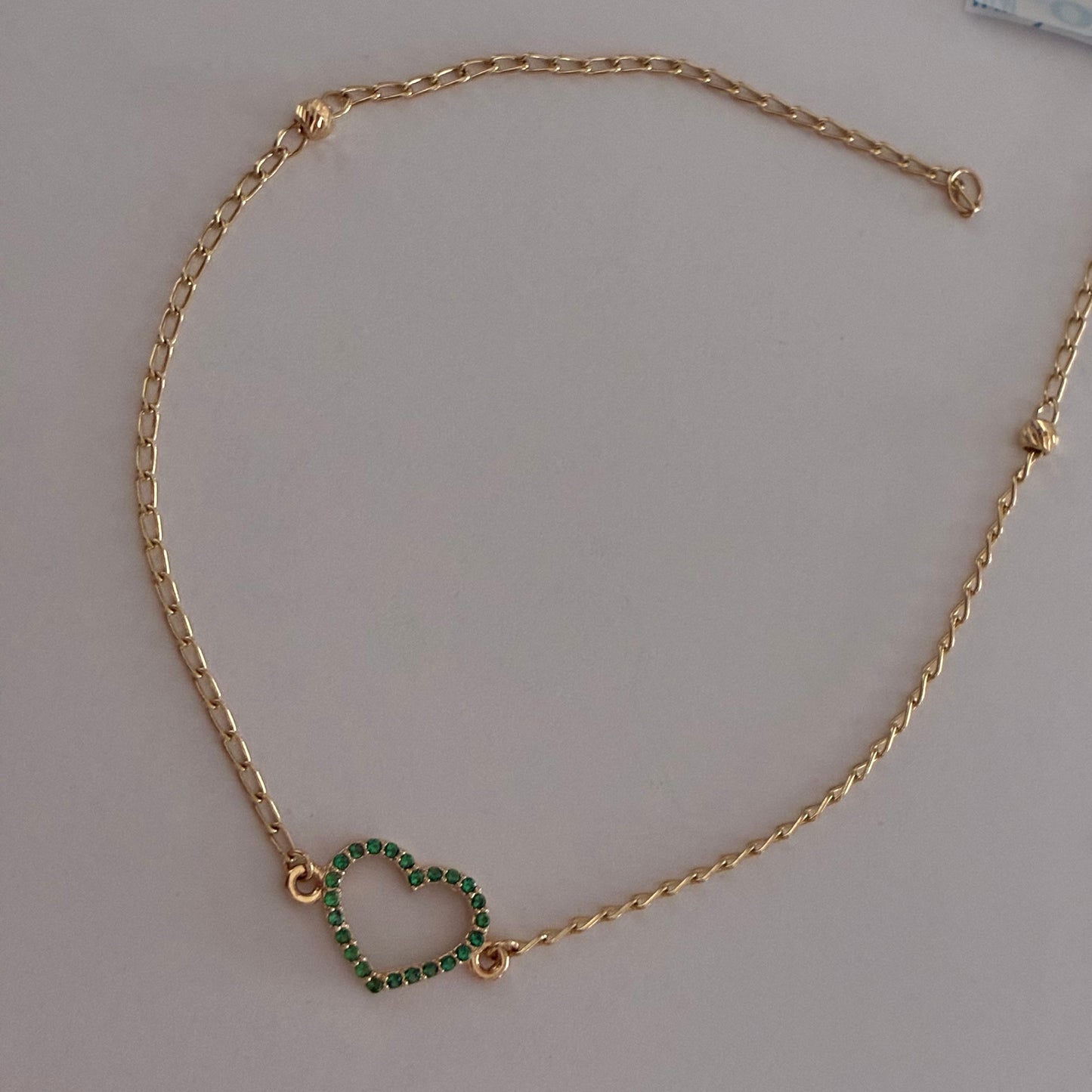 TOBILLERA CUBANA + CORAZON PIEDRAS VERDES ORO AMARILLO 18K - 24,5CM - 1,84GR