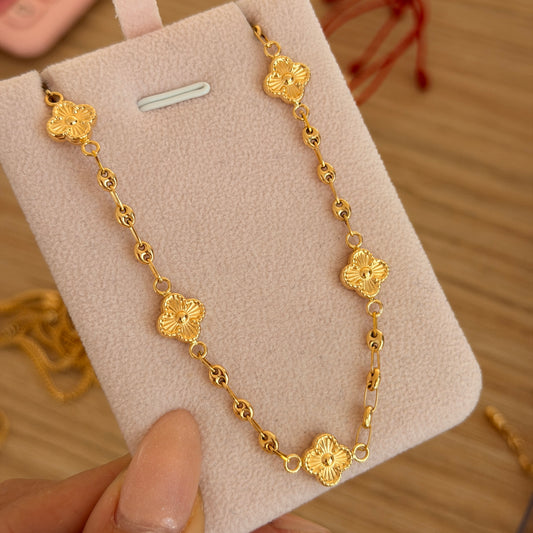 SMOOTH COFFEE BEAN BRACELET 3MM + 5 DIAMOND-CUT CLOVER YELLOW GOLD 18K PLATING 19CM - 3.5GR