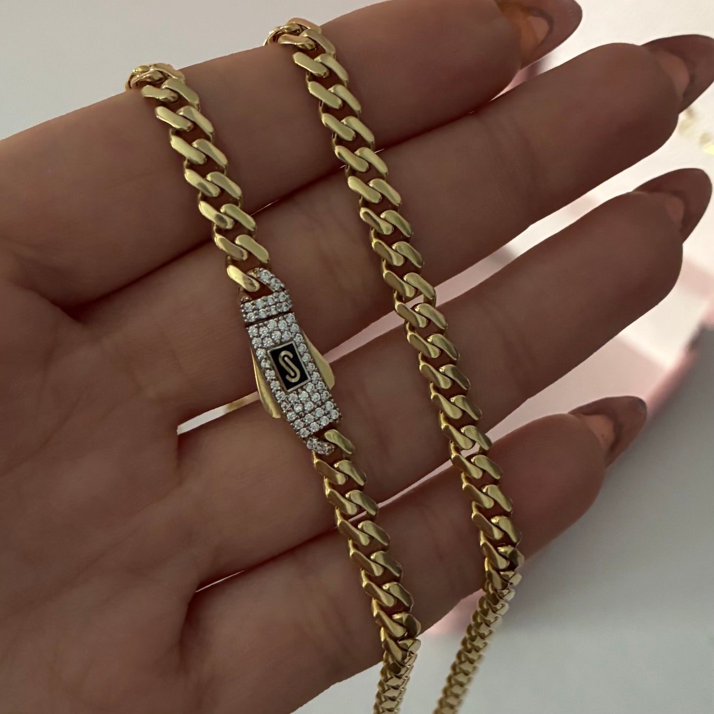 CADENA CUBANA MONACO LISA + BROCHE PIEDRAS BLANCAS 5MM ORO AMARILLO ITALY 18K 45CM - 13,68GR